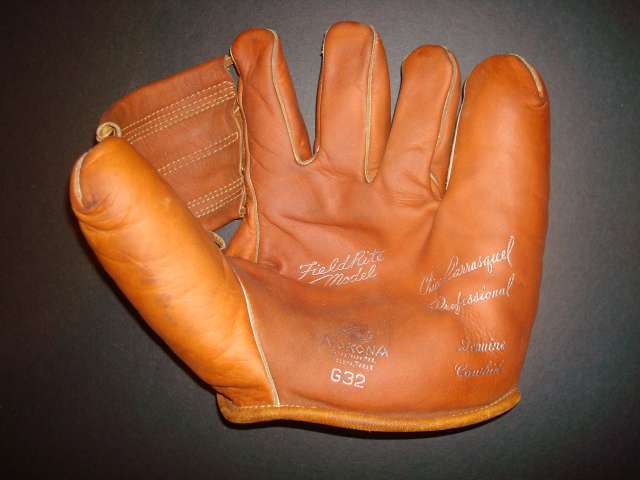 Chico Carrasquel Nokona G32 Dark Front